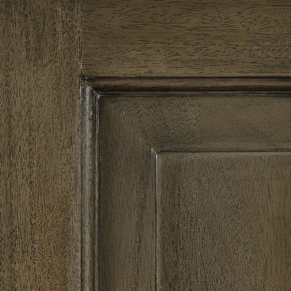 Straw Wash (*this finish requires bleaching, which often leads to variations in wood color) Finish Swatch