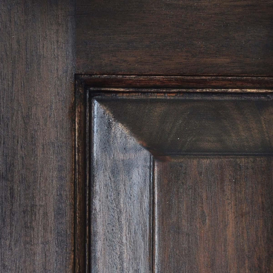 Dark Walnut Finish Swatch